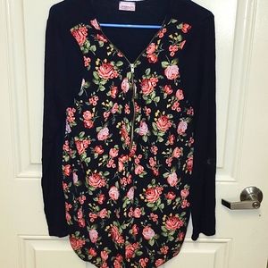 Size: M Juniper Ln. Blouse